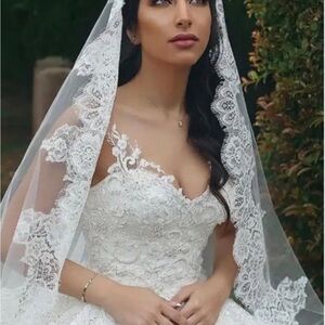COPY - Elegant White Lace Bridal Veil